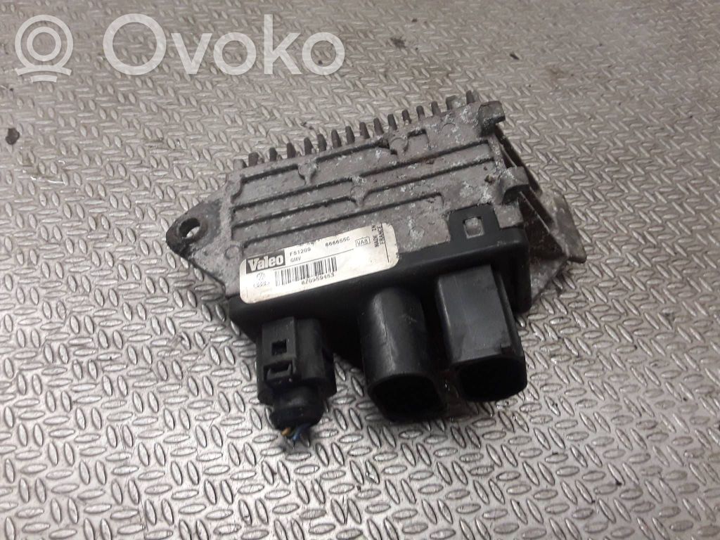 Coolant fan relay   8Z0959453