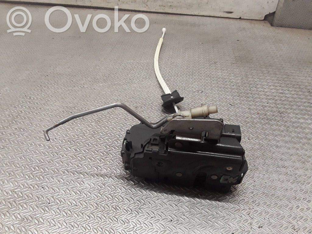 Audi A2 Priekšpusē slēdzene 
