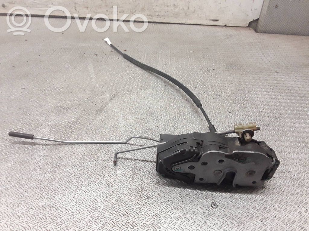 Opel Insignia A Front door lock 