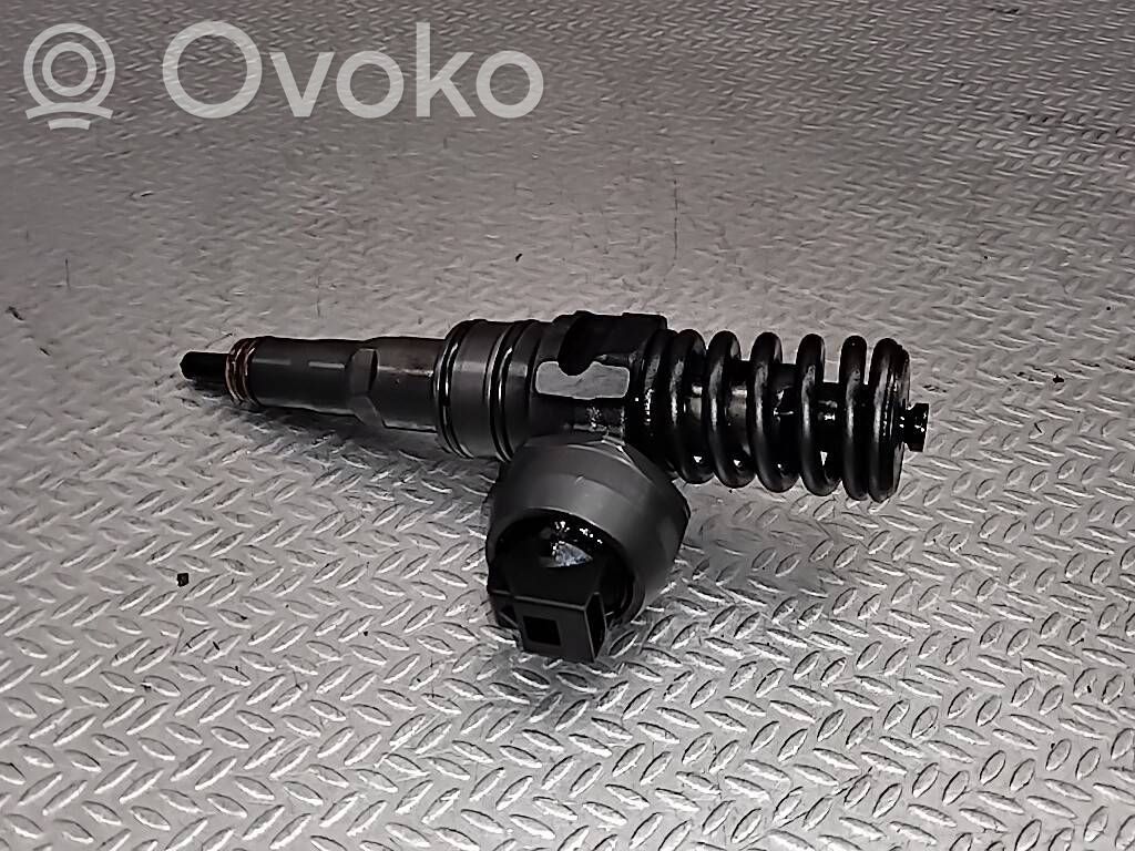 Polttoainesuutin   038130073AG