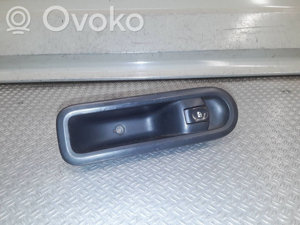 Renault Twingo II Electric window control switch 