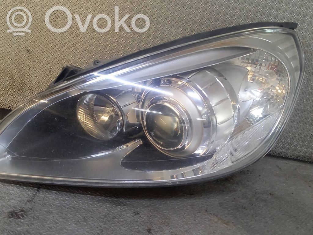 Volvo V60 Lampa przednia 