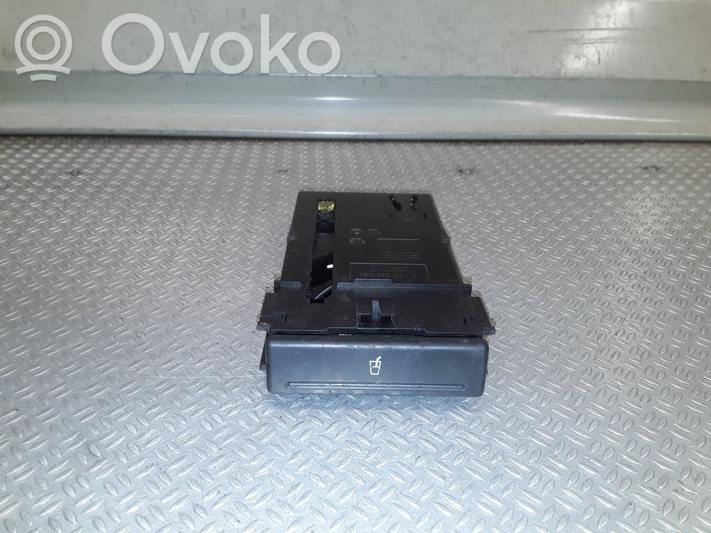 Puodelio laikiklis   8Z0862534A