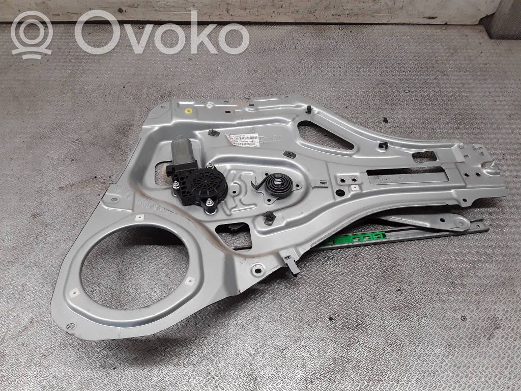 Elektryczny podnośnik szyby drzwi przednich   824800Z060WK,000256