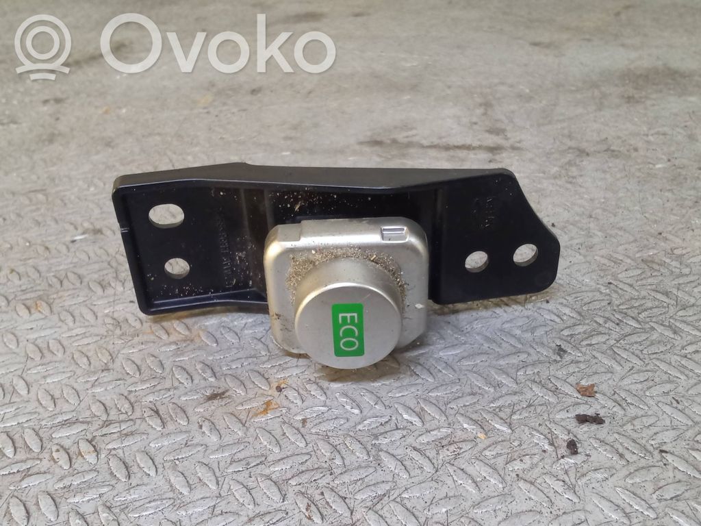 Nissan Note (E12) Other switches/knobs/shifts 