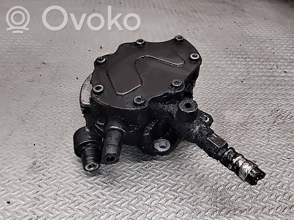 Volkswagen Touareg I Bomba de vacío 