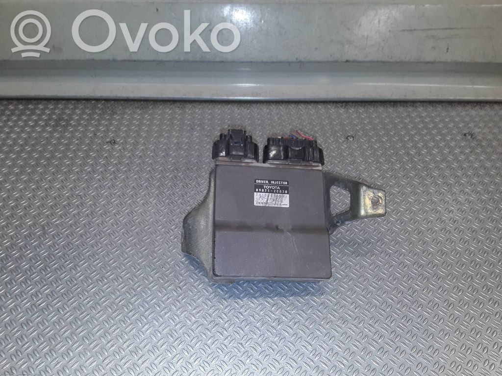 Toyota Avensis Verso Unité / module de commande d'injection de carburant
