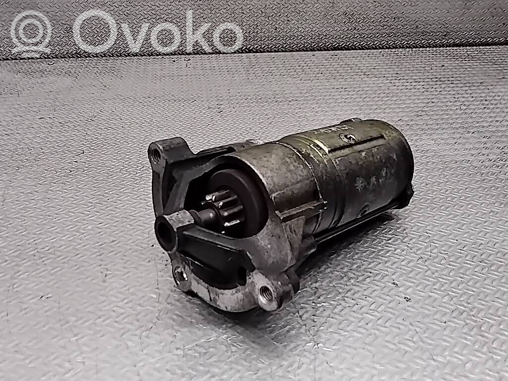 Starter motor   D8R27