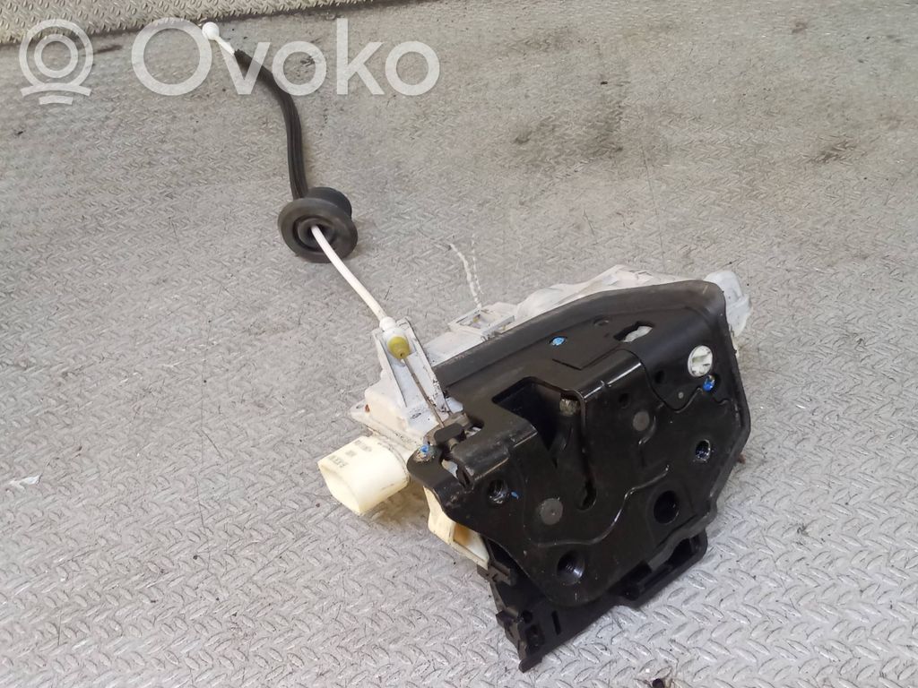 Rear door lock   3C4839016