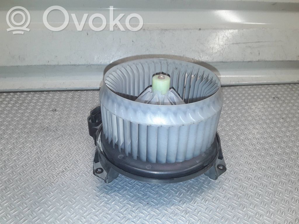 Toyota Yaris Lämmittimen puhallin 
