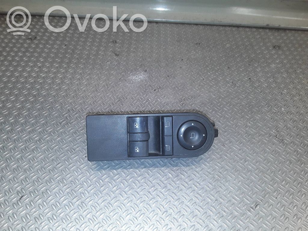 Interrupteur commade lève-vitre   13228706,5011