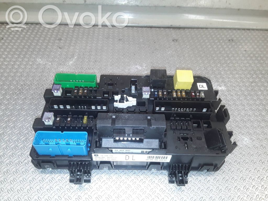 Opel Astra H Sulakemoduuli 