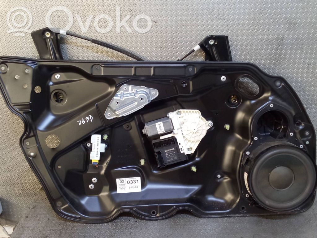 Regulador de puerta delantera con motor   1K0959701P