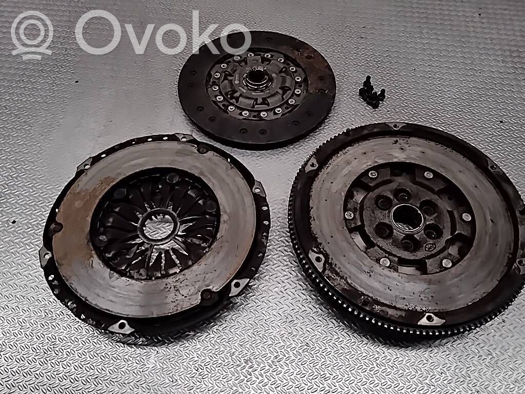 Volkswagen PASSAT B6 Kit frizione