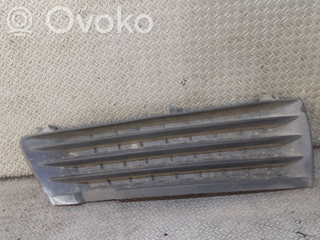 Opel Zafira B Rejilla inferior del parachoques delantero