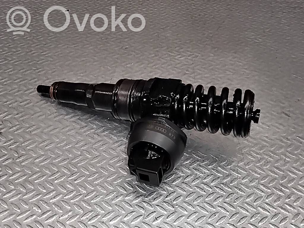 Wtryskiwacz paliwa   038130073AG