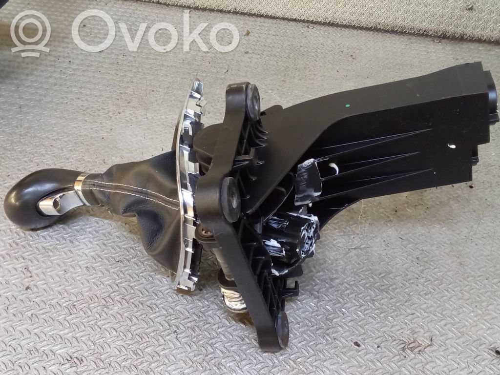 Opel Meriva B Lewarek zmiany biegów / górny