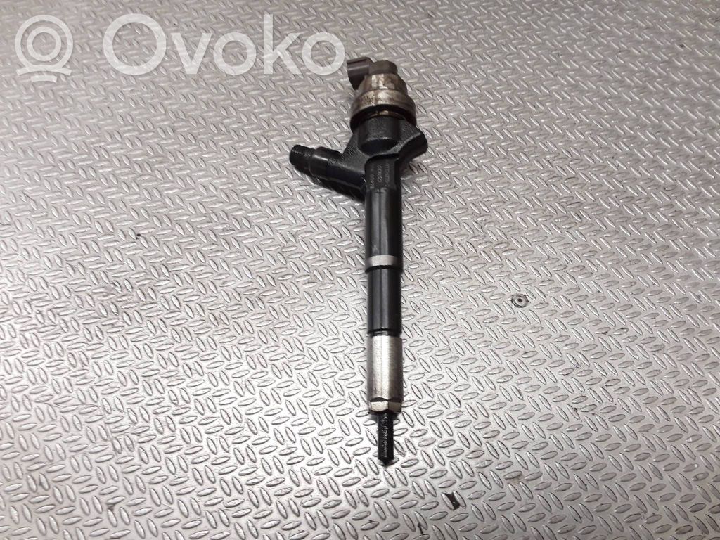 Opel Astra H Wtryskiwacz paliwa 