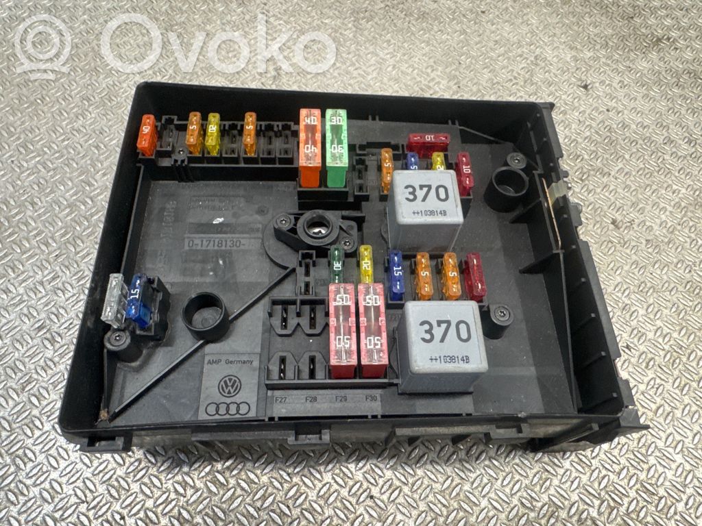 Audi A3 S3 8P Saugiklių blokas 