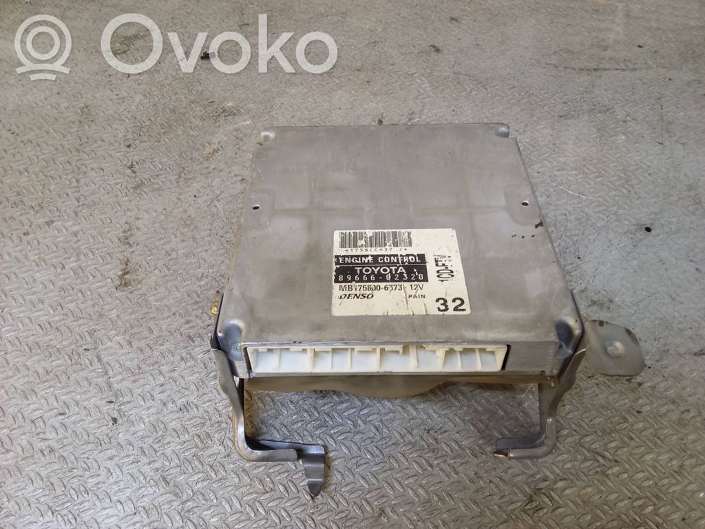 Toyota Corolla E120 E130 Unidad de control/módulo del motor