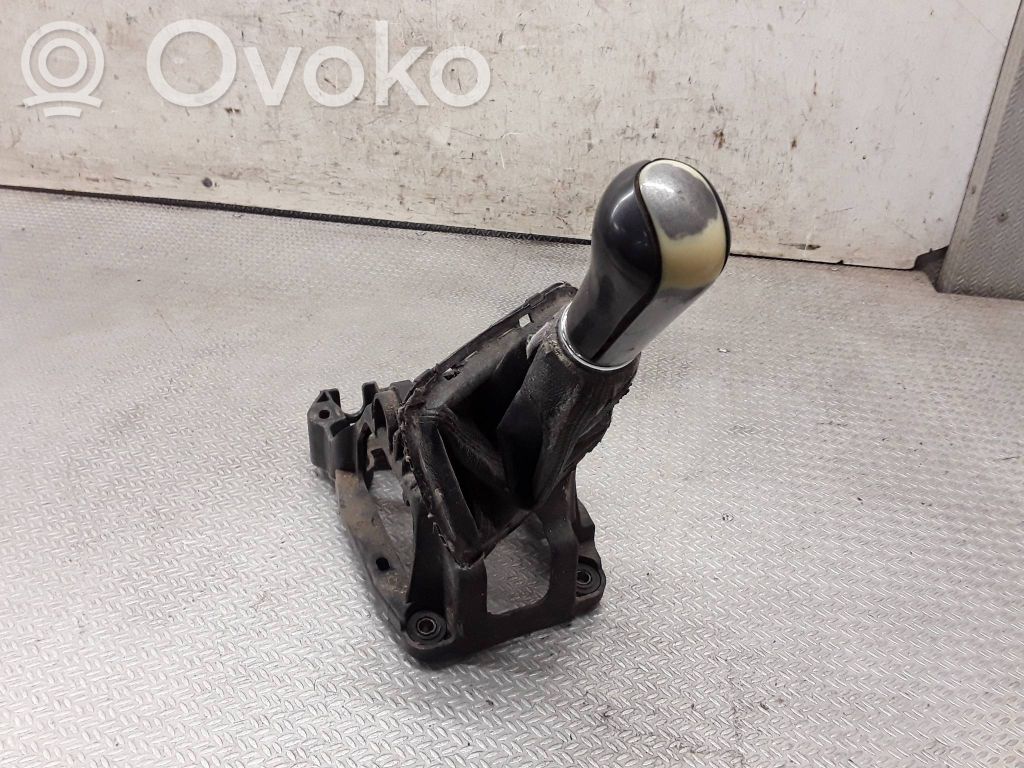 Toyota Avensis T250 Selector caja de cambios 