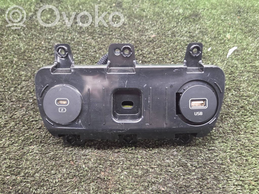 KIA EV6 USB socket connector 