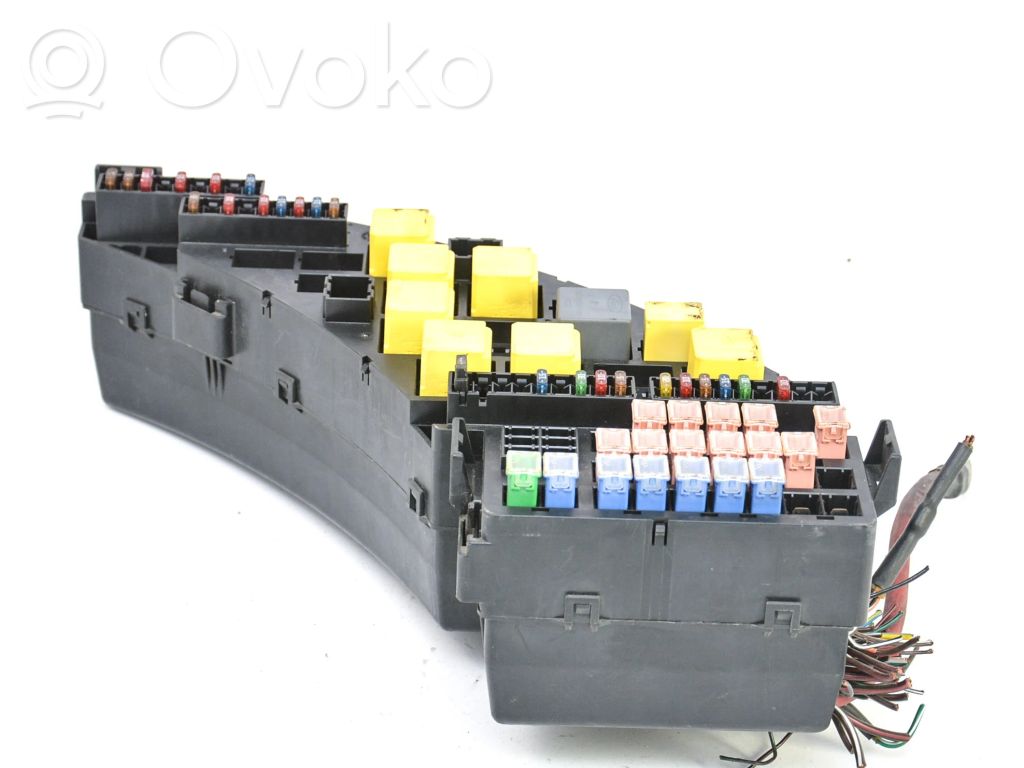 Jaguar S-Type Fuse module 