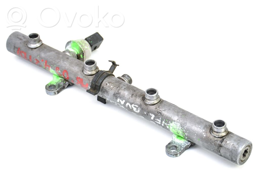 Audi A8 S8 D3 4E Tubo principal de alimentación del combustible 
