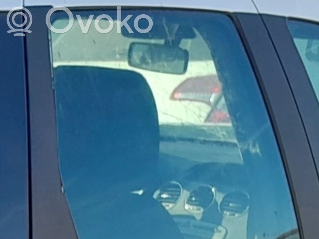 Peugeot 308 Luna de la puerta trasera 