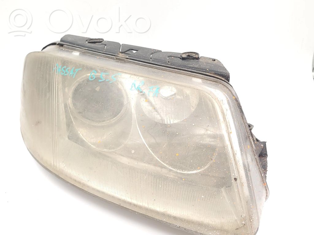 Volkswagen PASSAT B5.5 Lampa przednia 