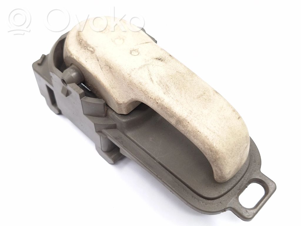 Nissan Micra Manecilla interna puerta trasera 