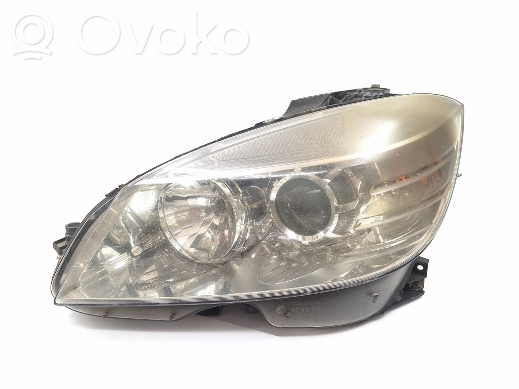 Mercedes-Benz C W204 Lampa przednia 