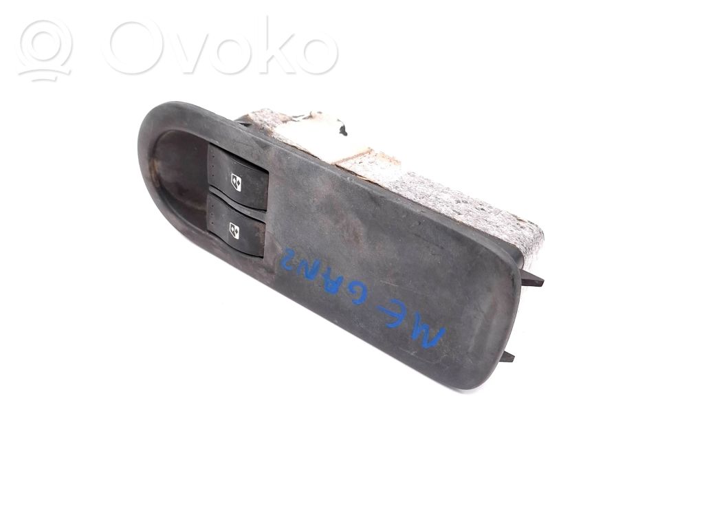 Renault Megane II Electric window control switch 