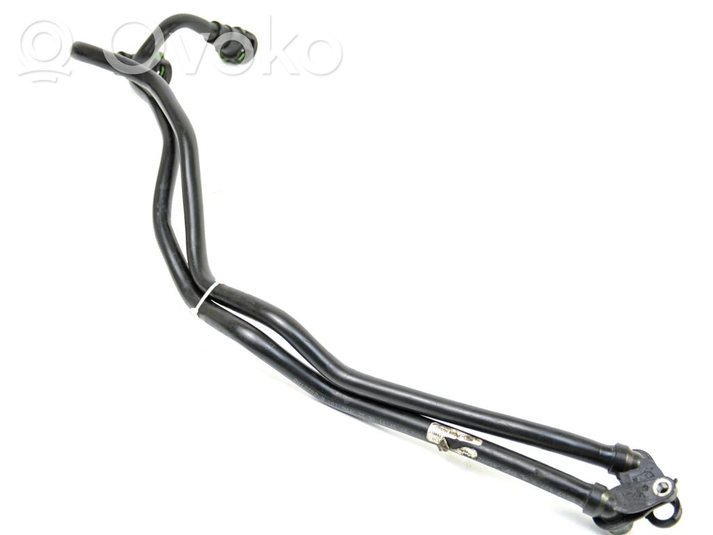 BMW 7 F01 F02 F03 F04 Tuyau de refroidissement d'huile de boîte de vitesses 