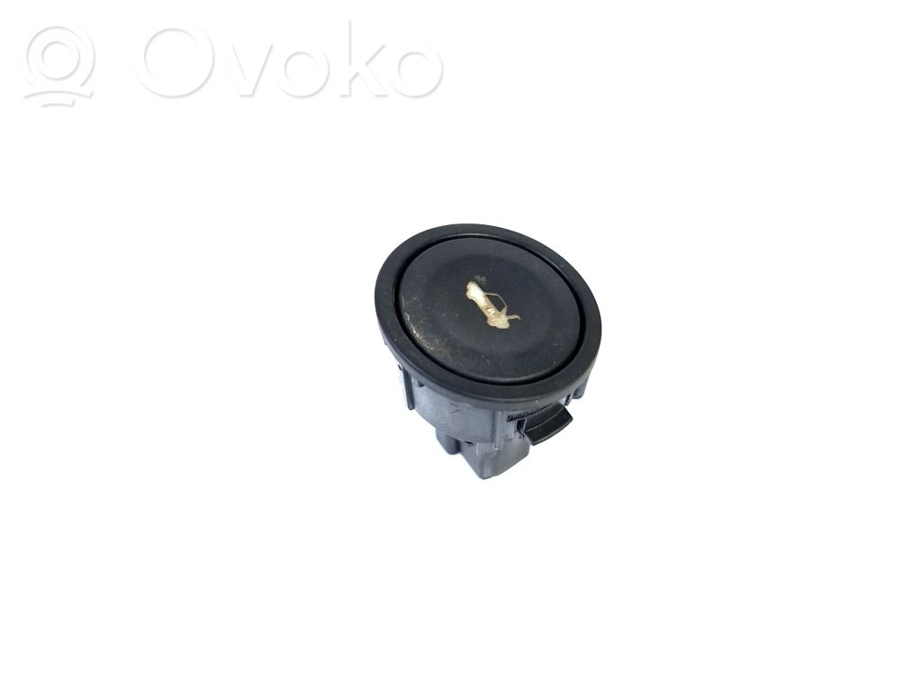 Ford Fiesta Tailgate/trunk/boot open switch 