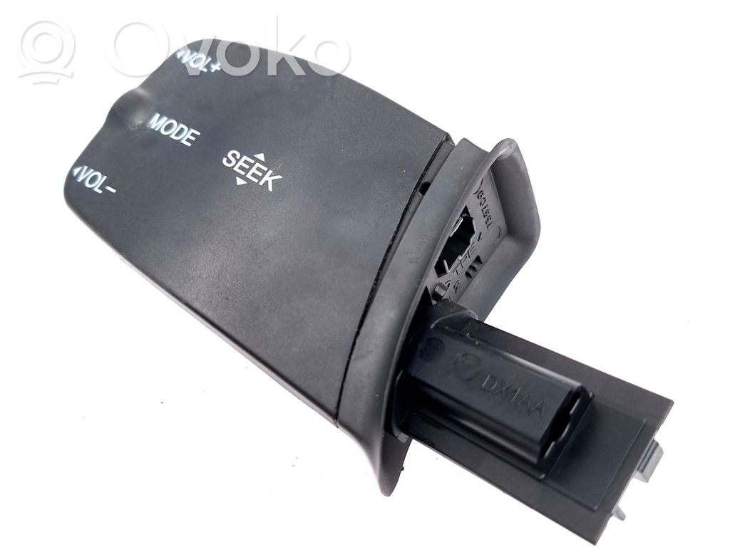 Multifunctional control switch/knob   3M5T14K147A,3M5T14K147A,DX1AA,753709