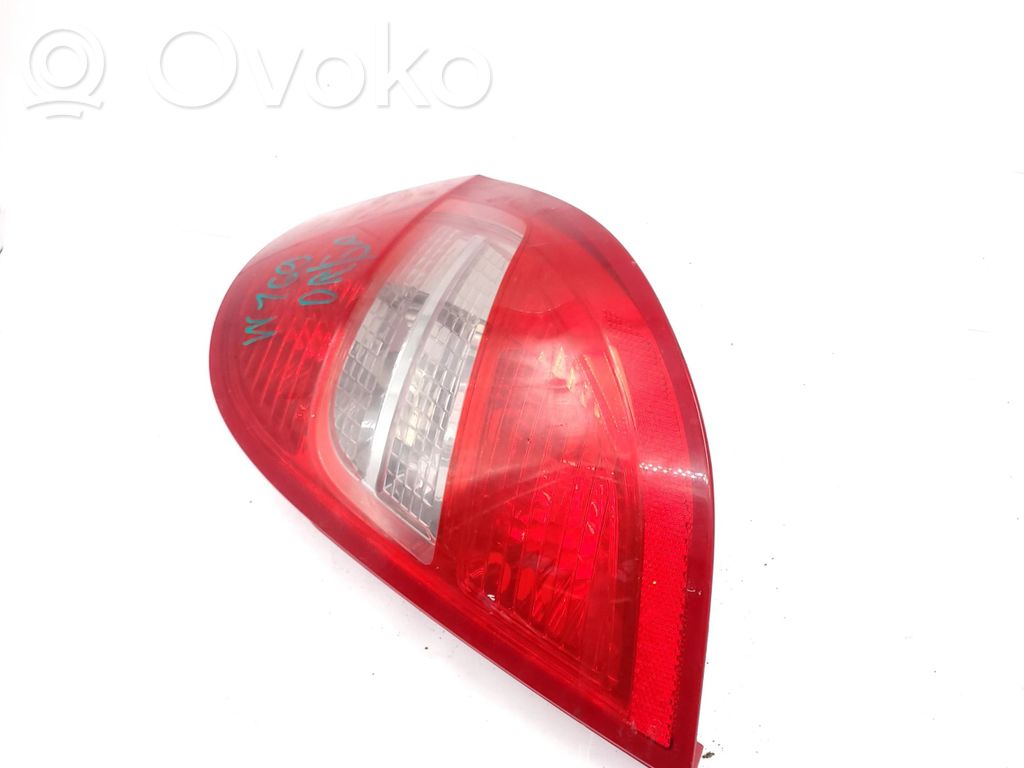 Mercedes-Benz A W169 Luz trasera/de freno 