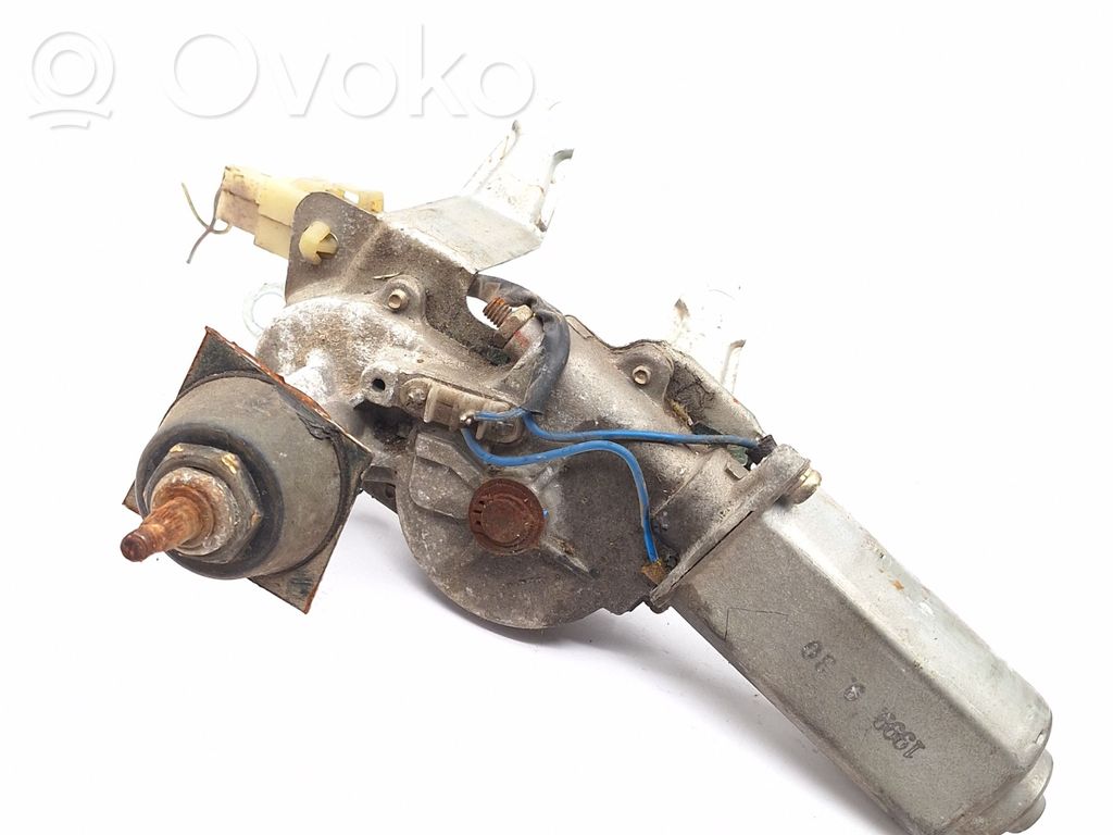 KIA Carnival Silniczek wycieraczki szyby tylnej 