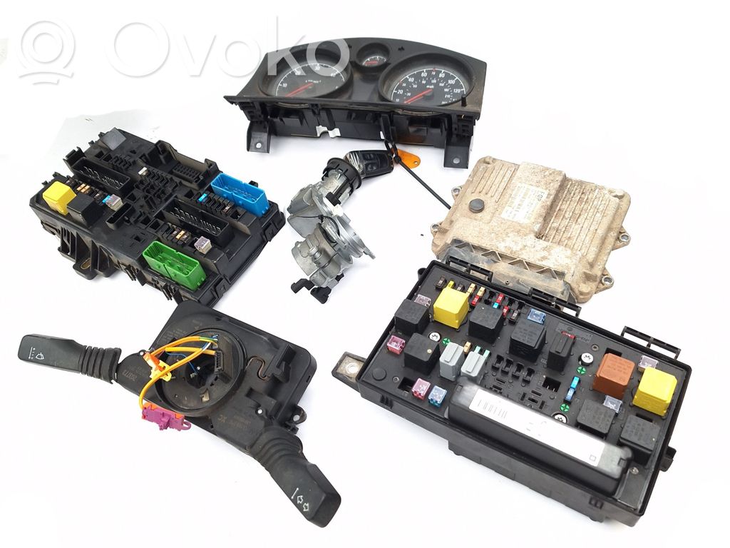 Opel Astra H Engine ECU kit and lock set 