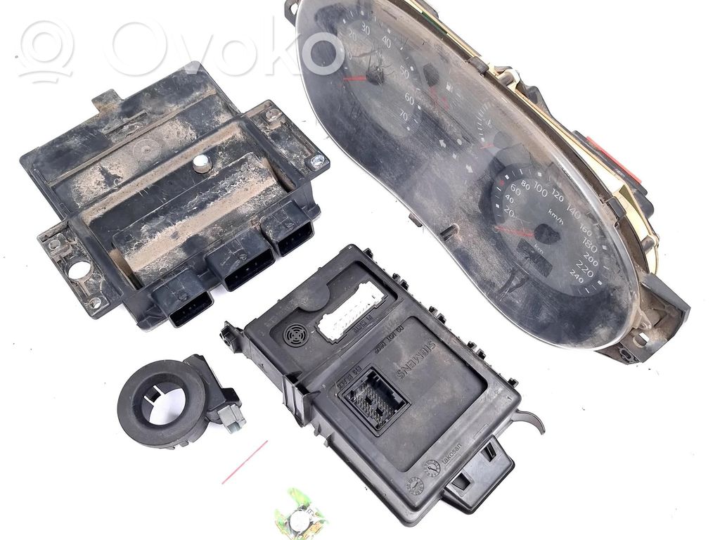 Renault Clio II Aizdedzes ECU komplekts 