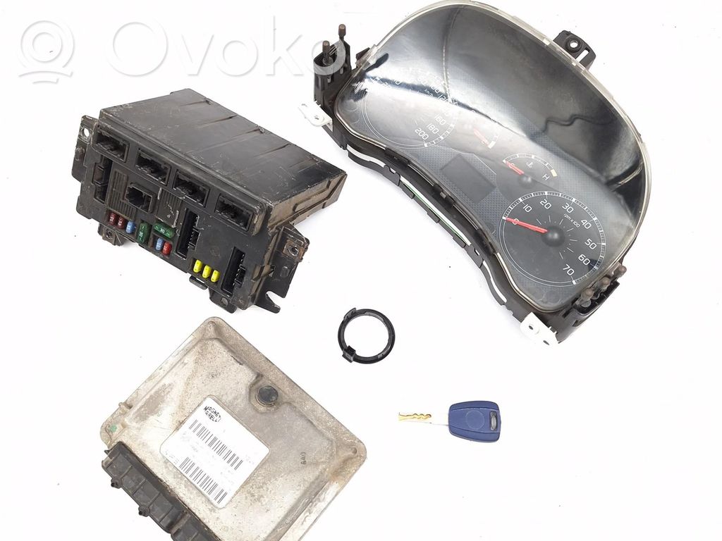 Fiat Panda II Komputer / Sterownik ECU i komplet kluczy 