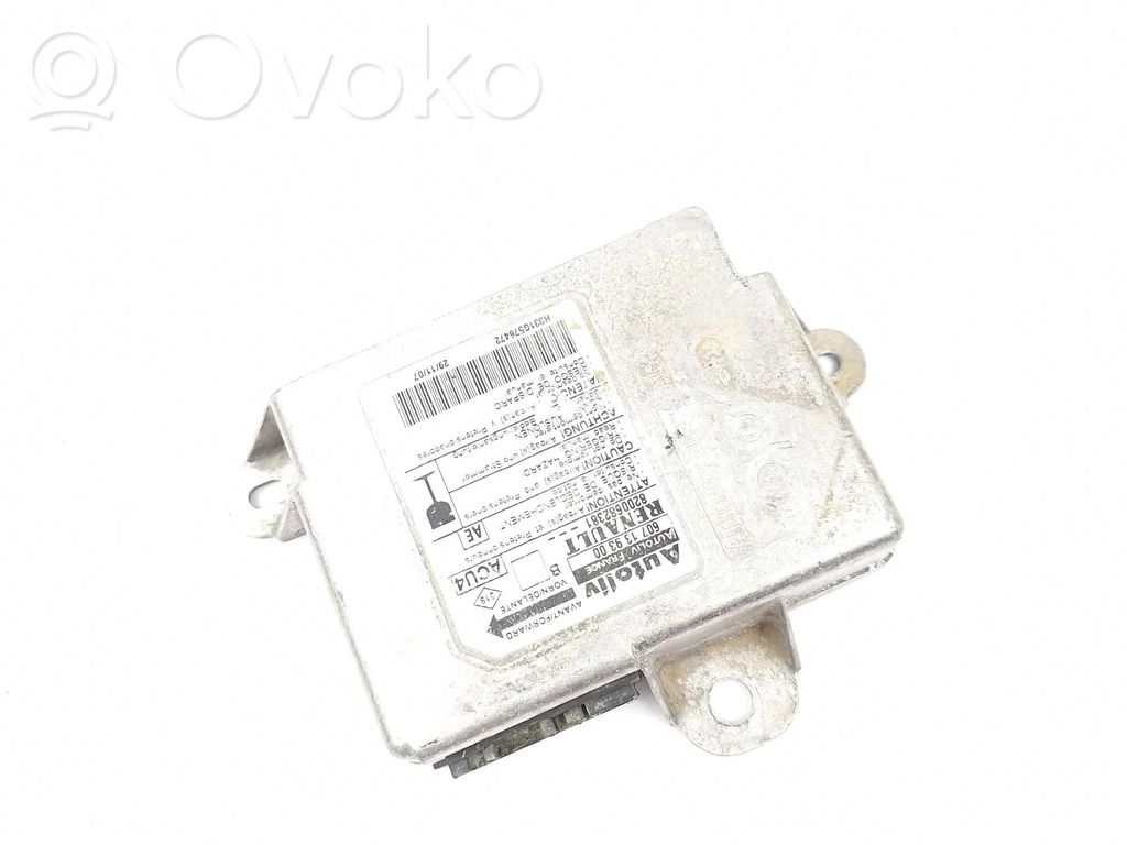 Renault Megane II Airbag control unit/module 