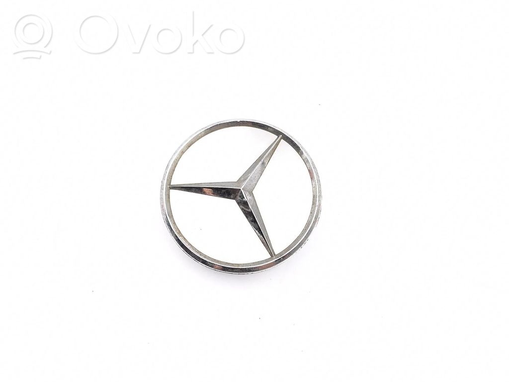 Mercedes-Benz C W204 Wheel nut cap/cover 