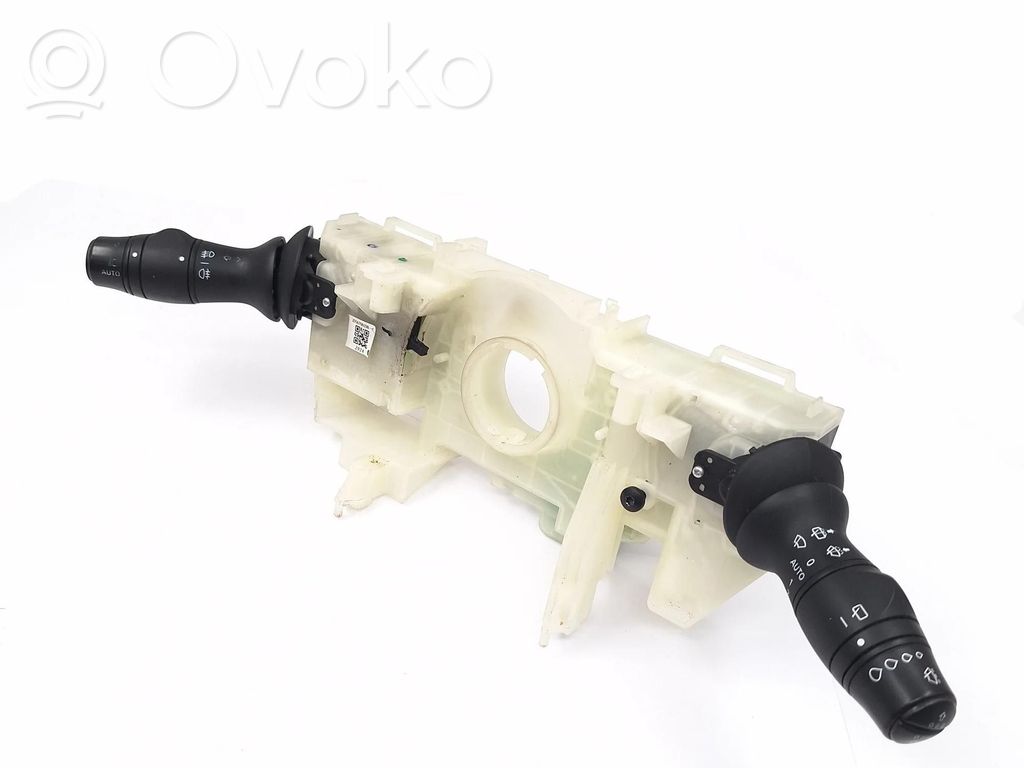 Renault Megane III Interruptor/palanca de limpiador de luz de giro 