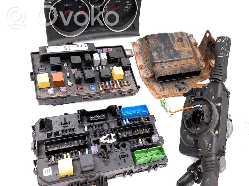 Opel Astra H Juego de cerradura y set ECU del motor 
