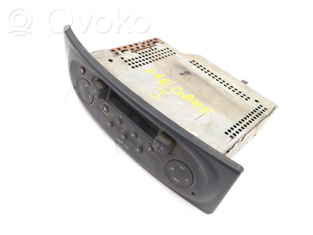 Renault Megane I Panel / Radioodtwarzacz CD/DVD/GPS 