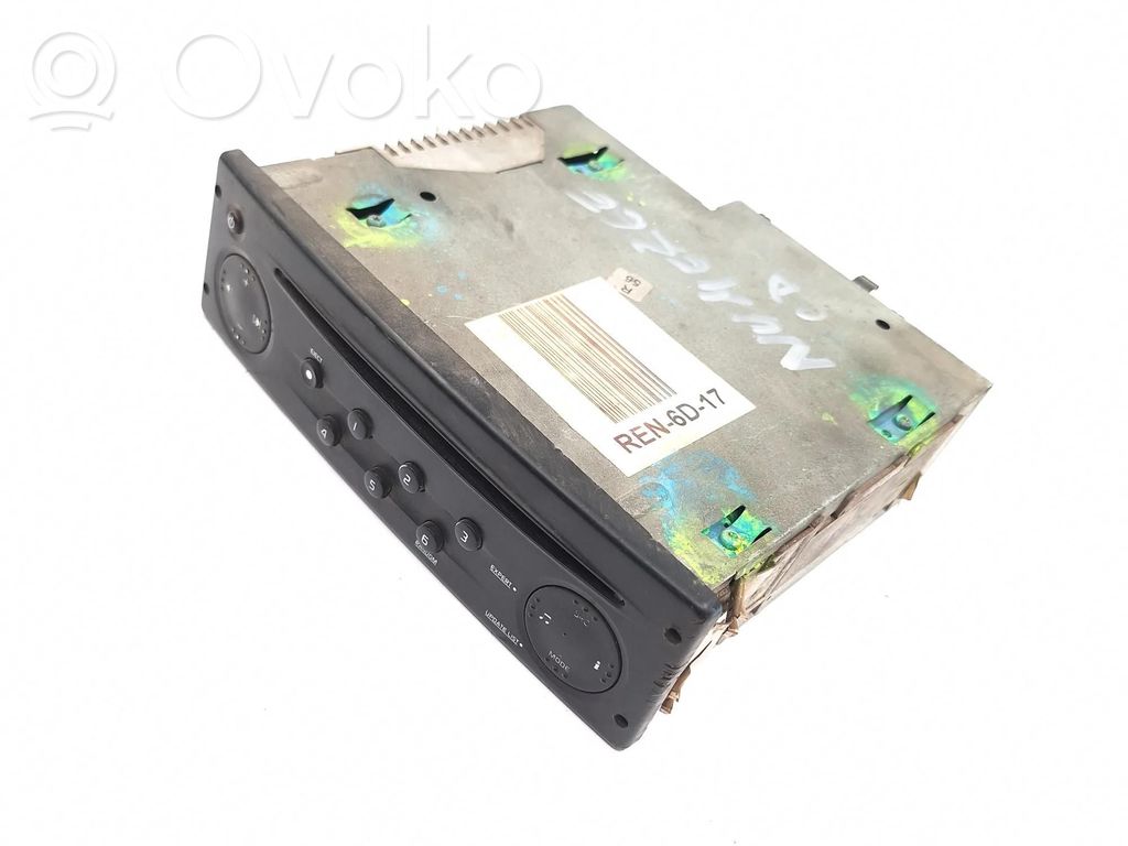 Renault Trafic II (X83) Panel / Radioodtwarzacz CD/DVD/GPS 