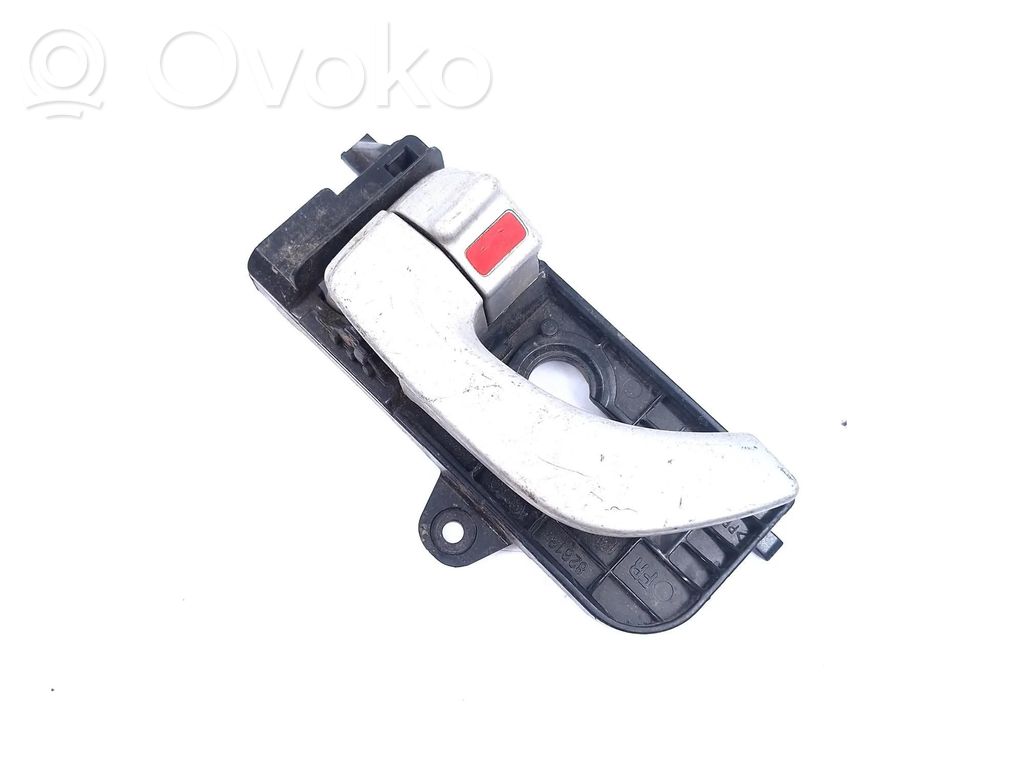 Hyundai Sonata Front door interior handle 