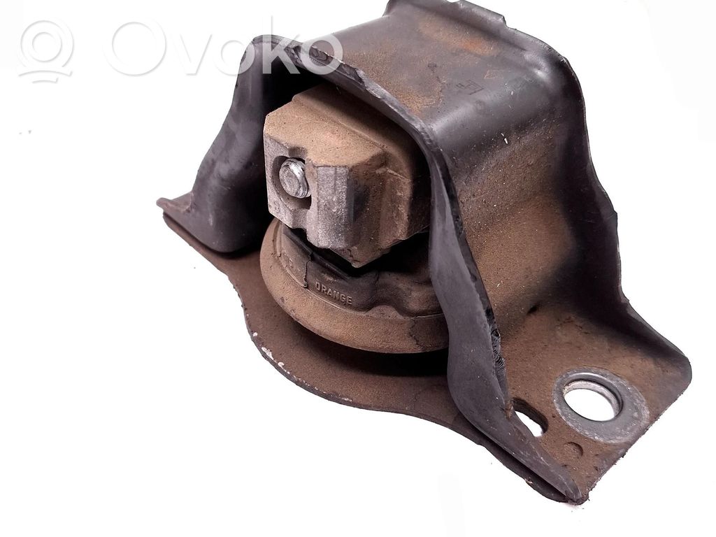 Dacia Logan I Engine mount bracket 