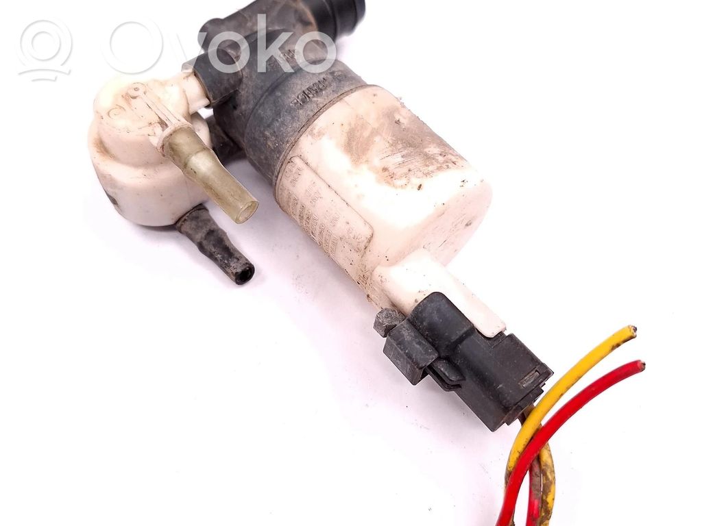Peugeot 107 Windscreen/windshield washer pump 
